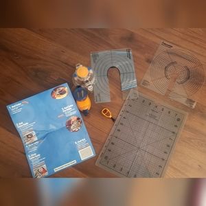 Fiskars Oval & Circle Cutter System, Pen Holder, Craft Mat, and Extra Blades